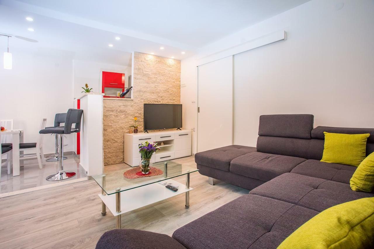 Kate Apartment Omis Exterior photo